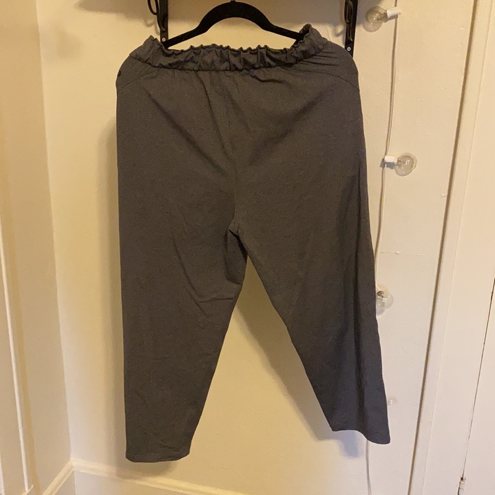 Lululemon pants size 8